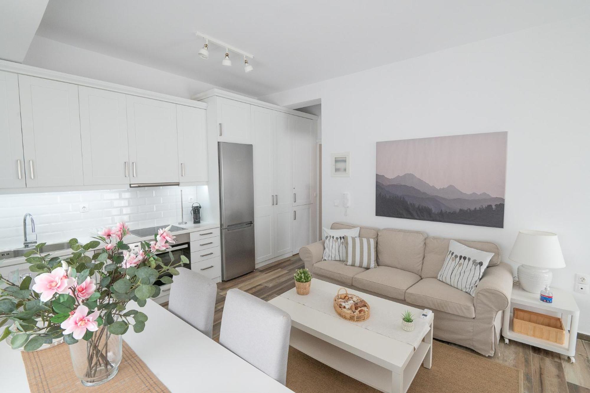 Pouletis Family Apartments - Akroyali Seaview Getaways 卡拉马塔 外观 照片