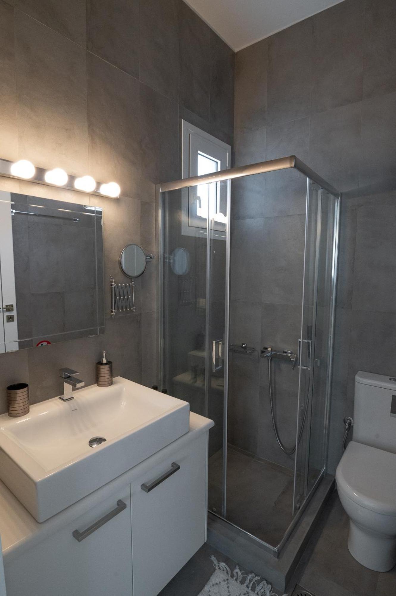 Pouletis Family Apartments - Akroyali Seaview Getaways 卡拉马塔 外观 照片
