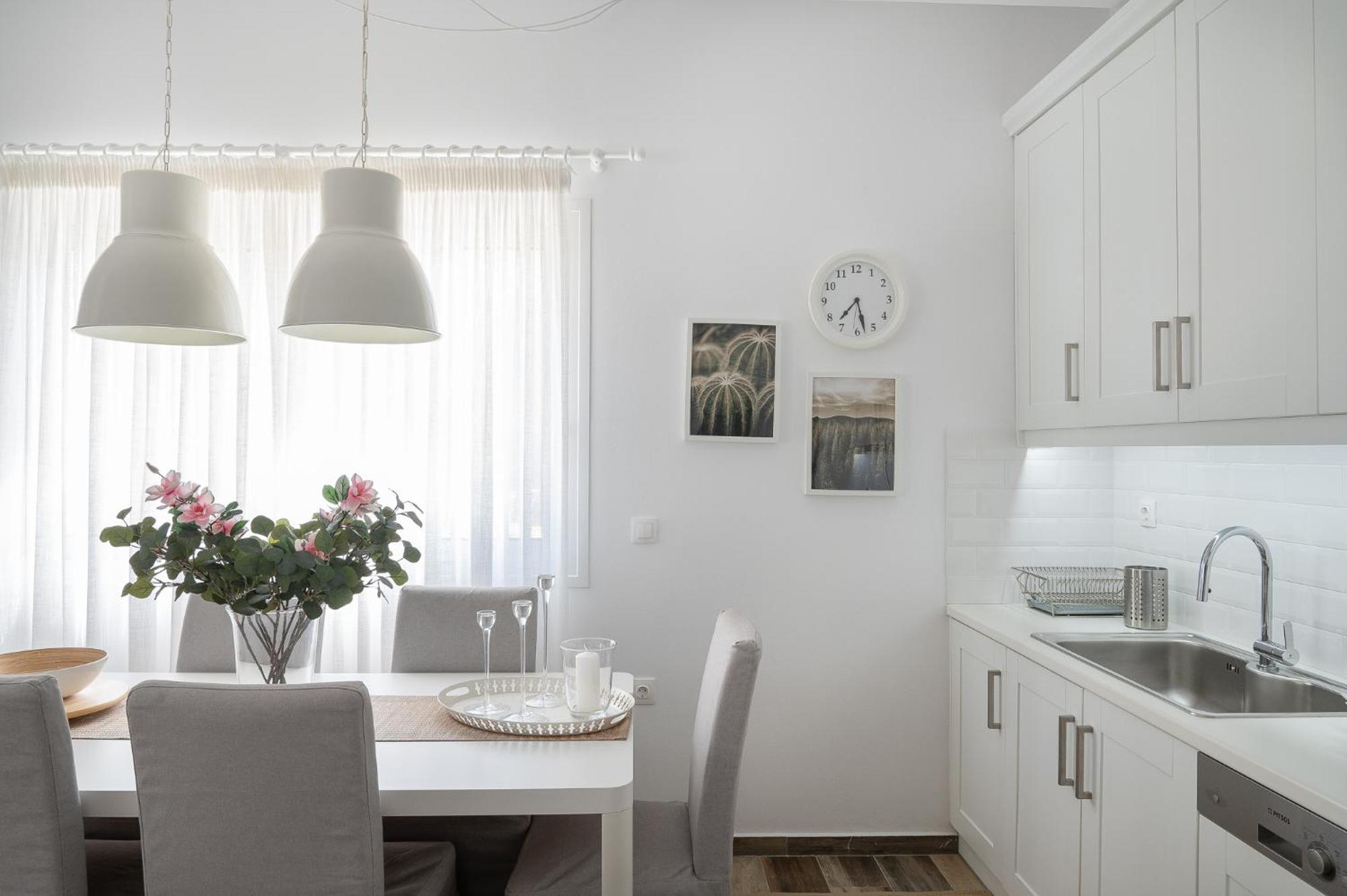 Pouletis Family Apartments - Akroyali Seaview Getaways 卡拉马塔 外观 照片