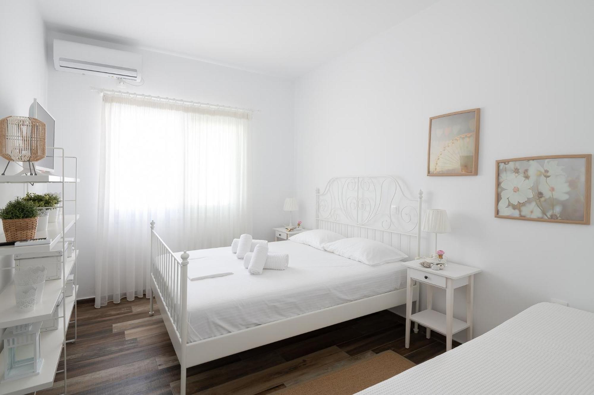 Pouletis Family Apartments - Akroyali Seaview Getaways 卡拉马塔 客房 照片