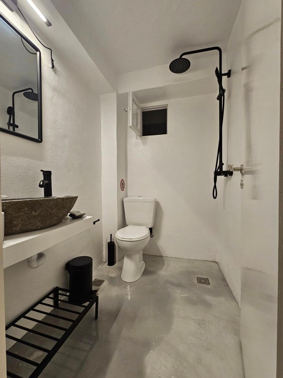 Pouletis Family Apartments - Akroyali Seaview Getaways 卡拉马塔 外观 照片